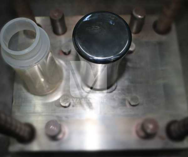 硅膠奶瓶液態硅膠模具二